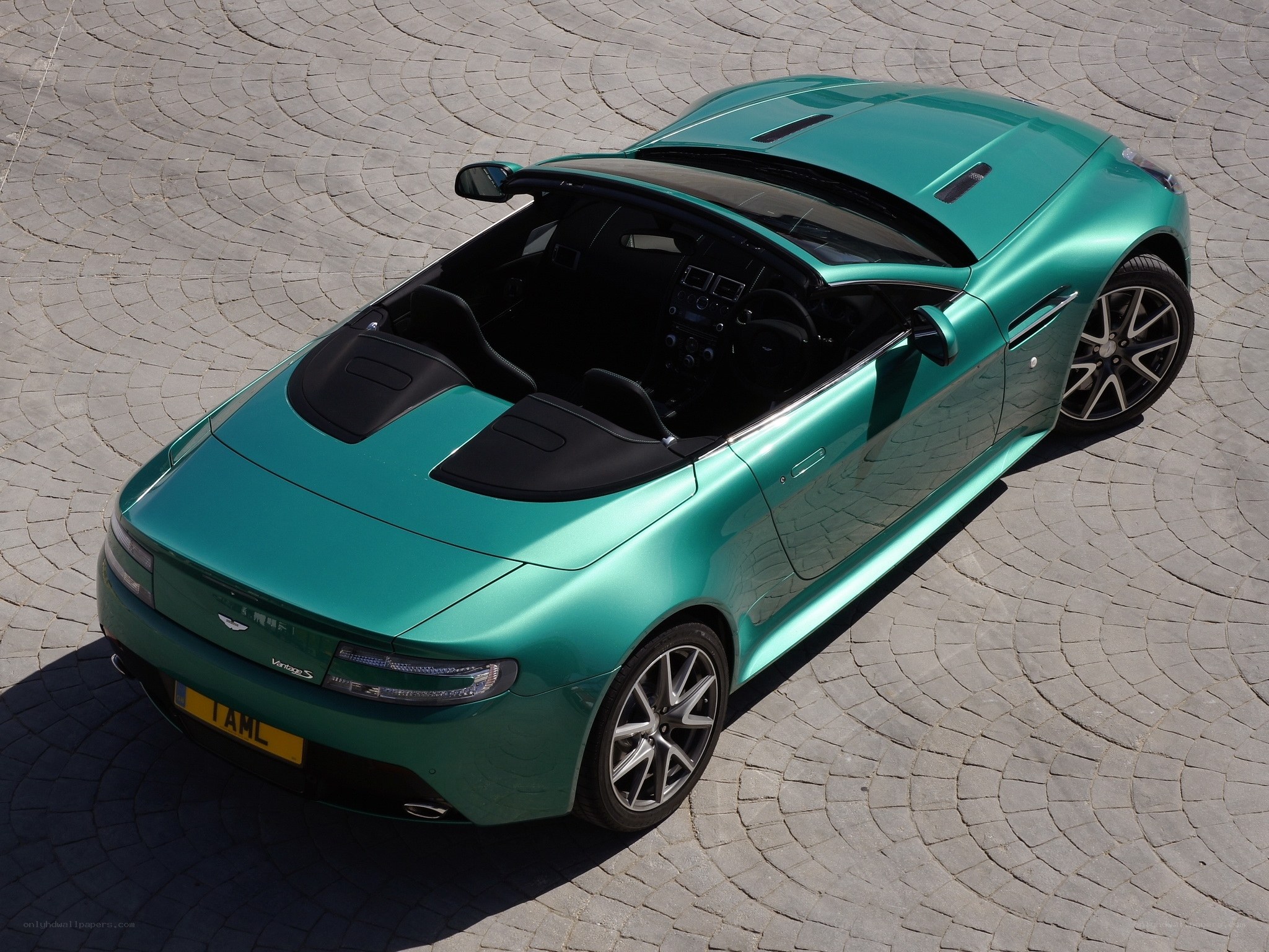 Aston Martin Vantage S convertible