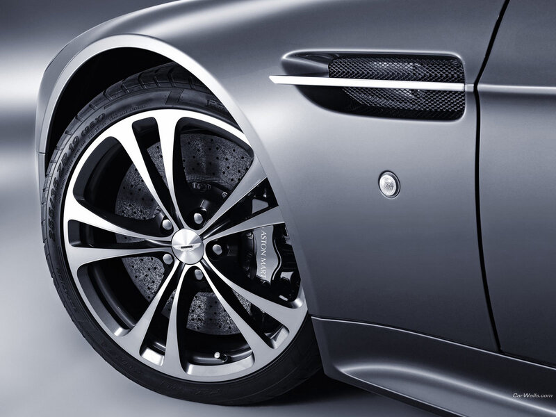 Aston Martin Wheel — Silver, Dramatic
