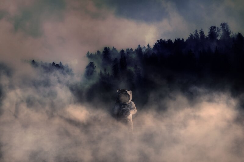 Astronaut in Fog — Gray