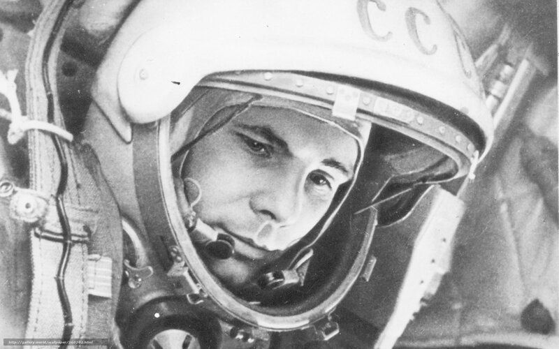 Astronaut in Helmet — Black, Serious
