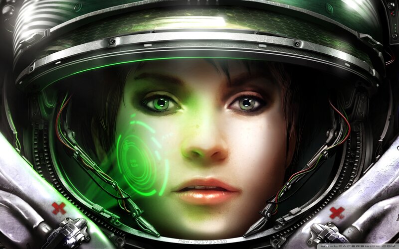 Astronaut in Helmet — Green