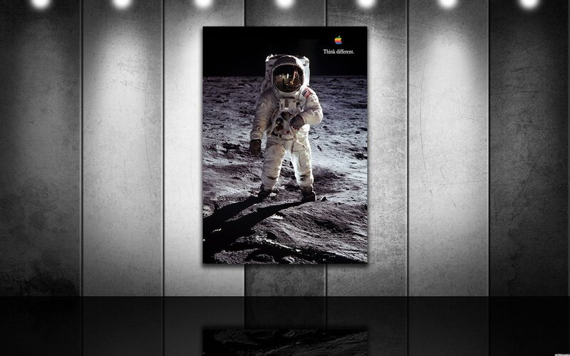 Astronaut on Moon — Black