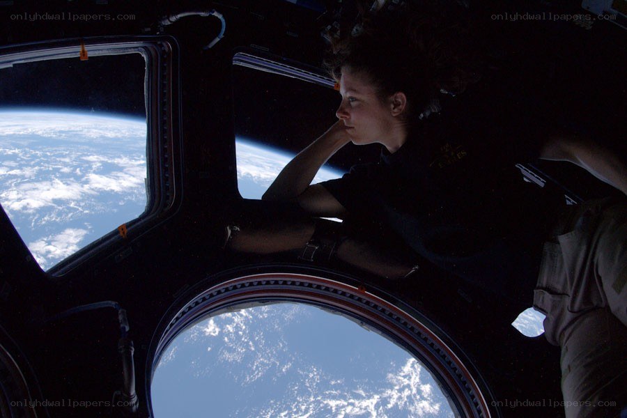 Astronaut views Earth from space