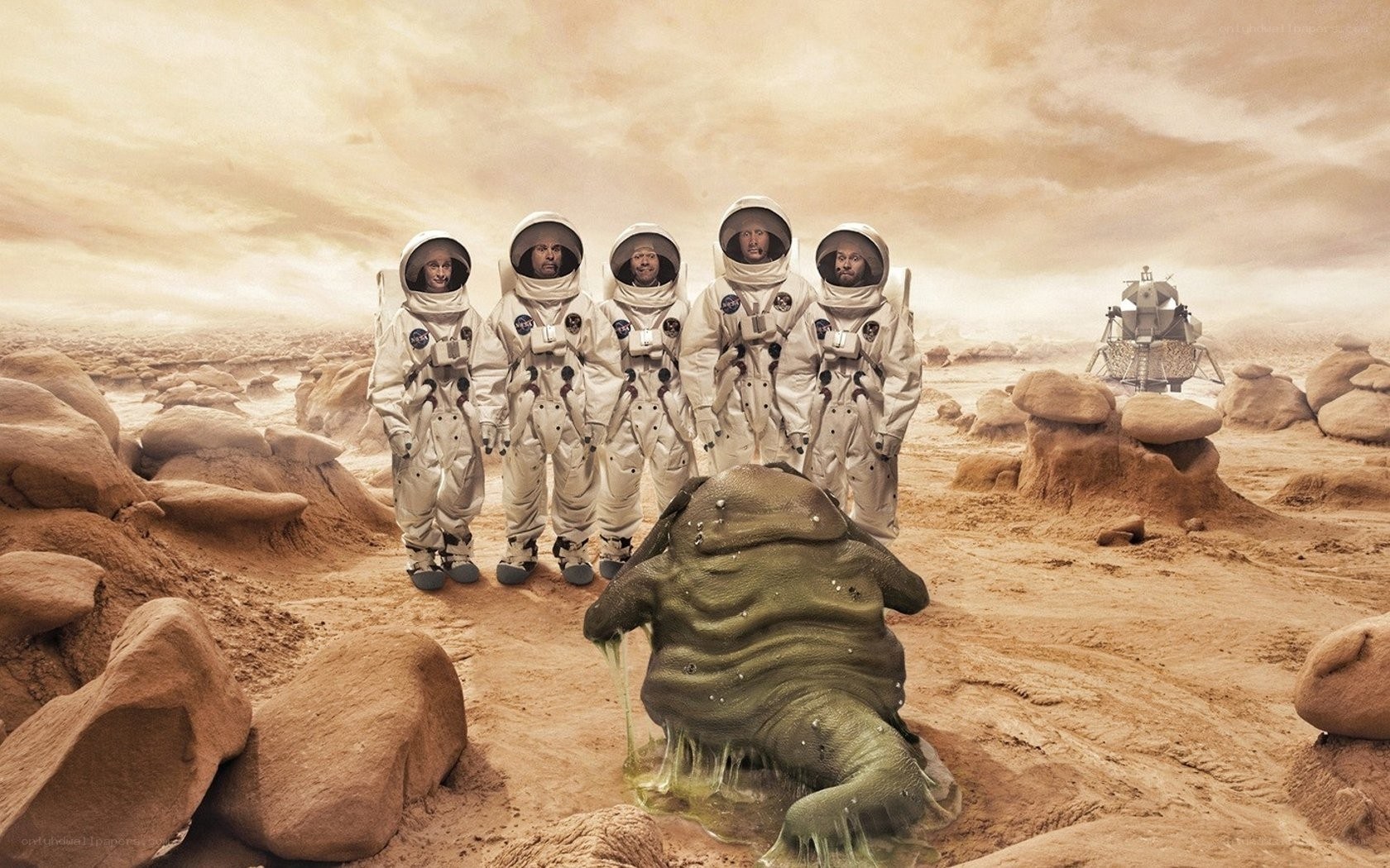 Astronauts encounter alien life on Mars