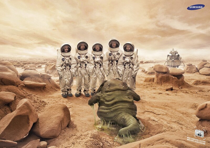 Astronauts meet alien on Mars