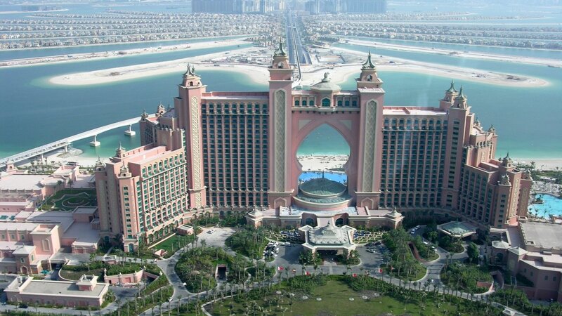 Atlantis Hotel in Dubai — Pink, Serene