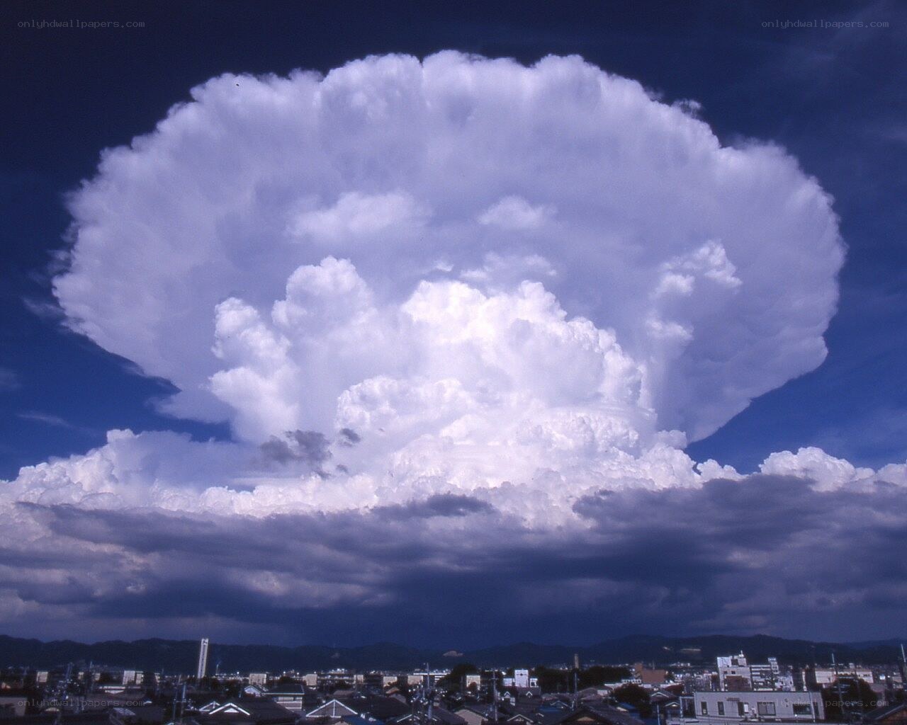 Atomic bomb mushroom cloud