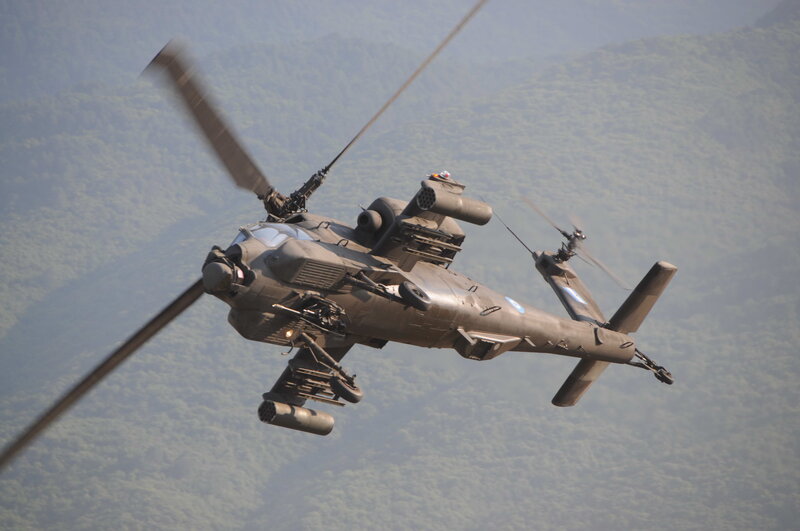 Attack Helicopter in Flight — Green, Dynamic