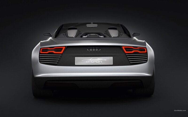 Audi e-tron Spyder rear view
