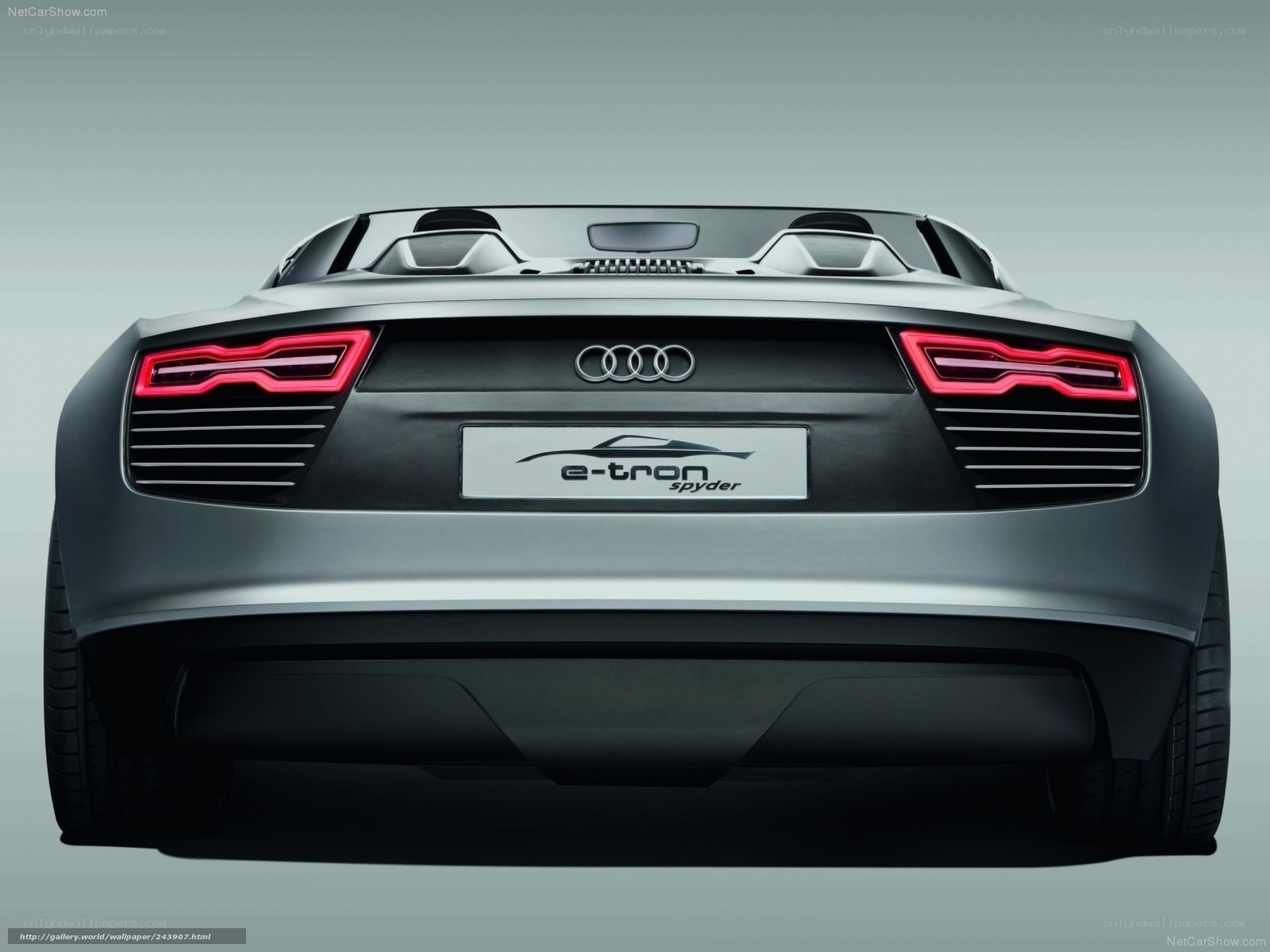 Audi e-tron Spyder rear view