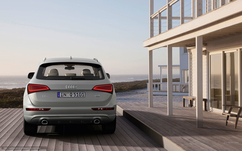 Audi Q5 by the seaside