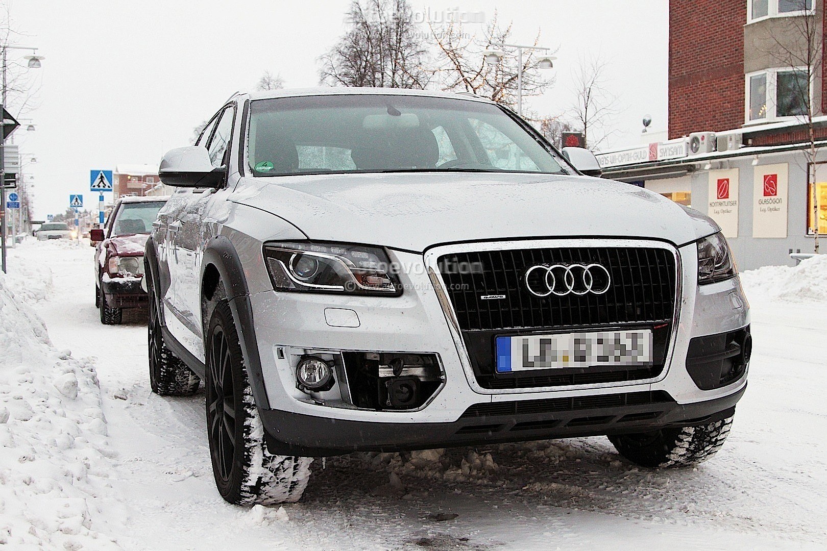 Audi Q5 in snowy conditions