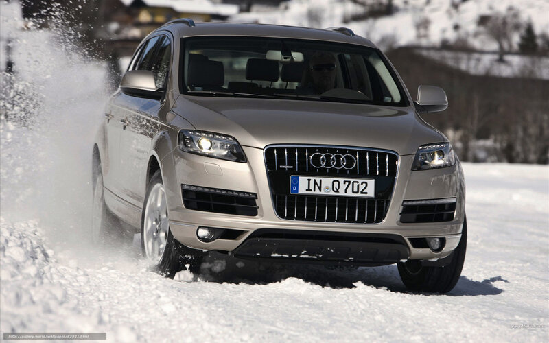 Audi Q7 driving in snow