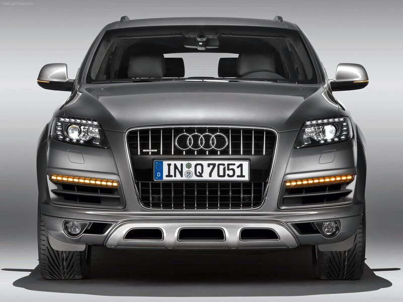Audi Q7 front view
