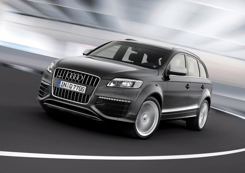 Audi Q7 in motion