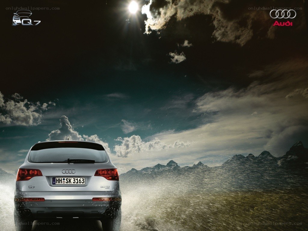 Audi Q7 in mountain landscape