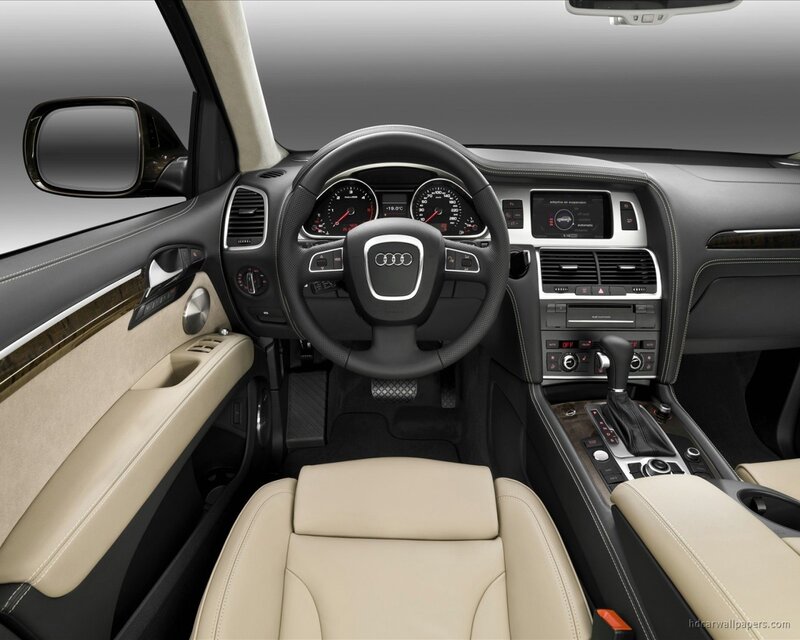 Audi Q7 interior dashboard