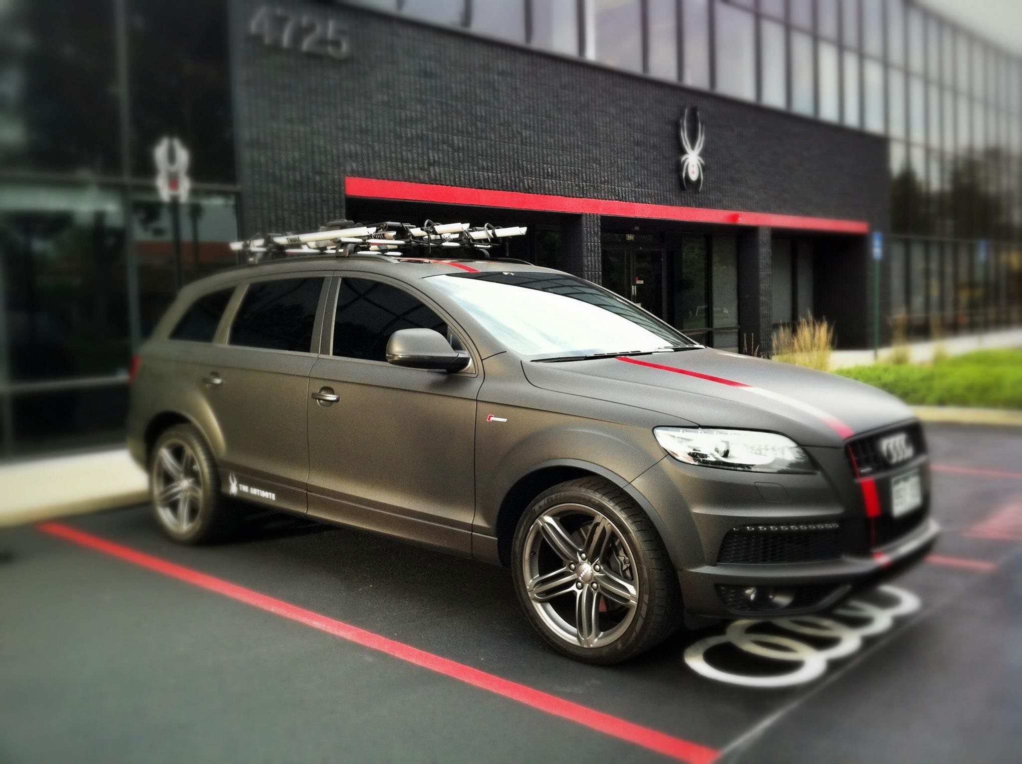 Audi Q7 with roof rack