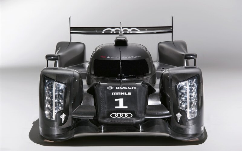 Audi R18 e-tron quattro race car