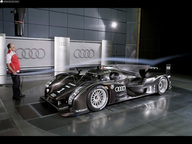 Audi R18 TDI race car