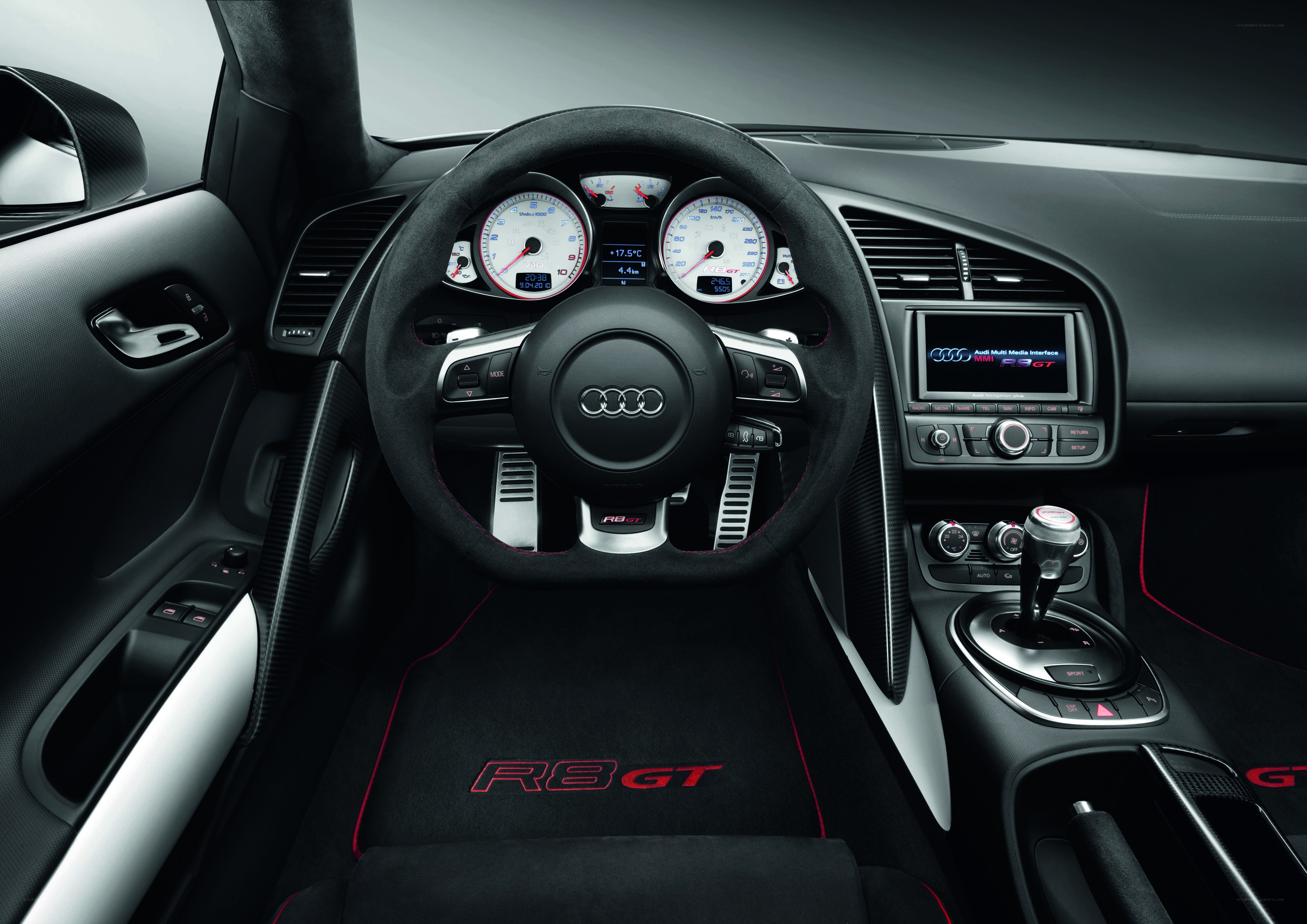Audi R8 GT interior