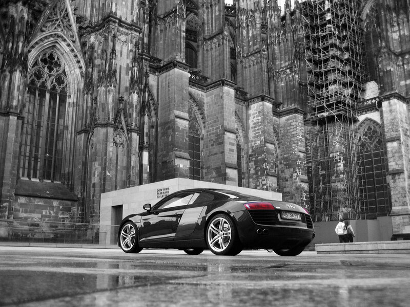 Audi R8 in front of a cathedral