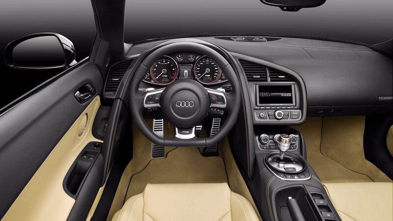 Audi R8 interior view