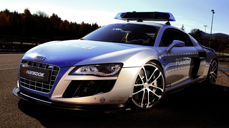 Audi R8 police car