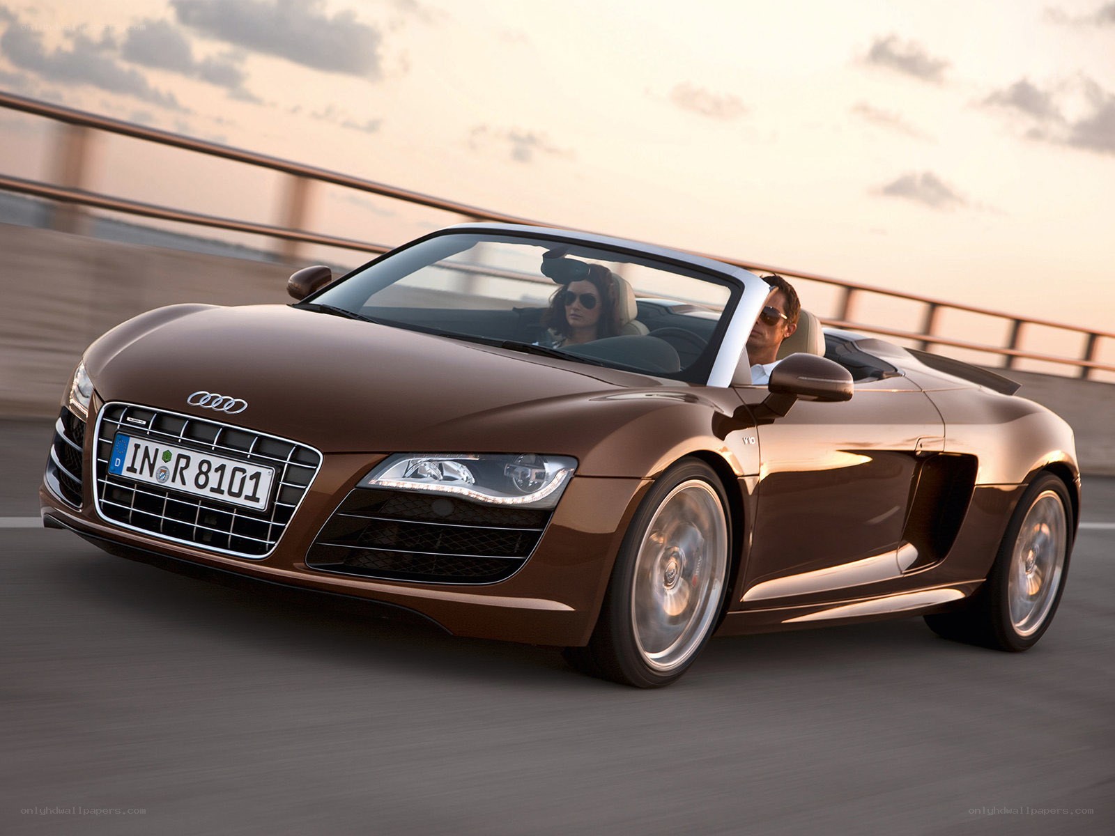 Audi R8 Spyder in motion