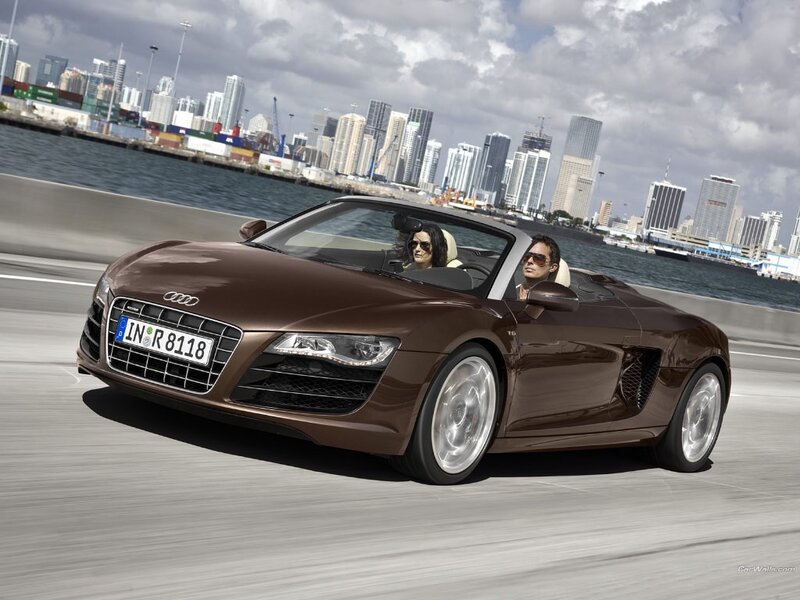 Audi R8 Spyder in motion