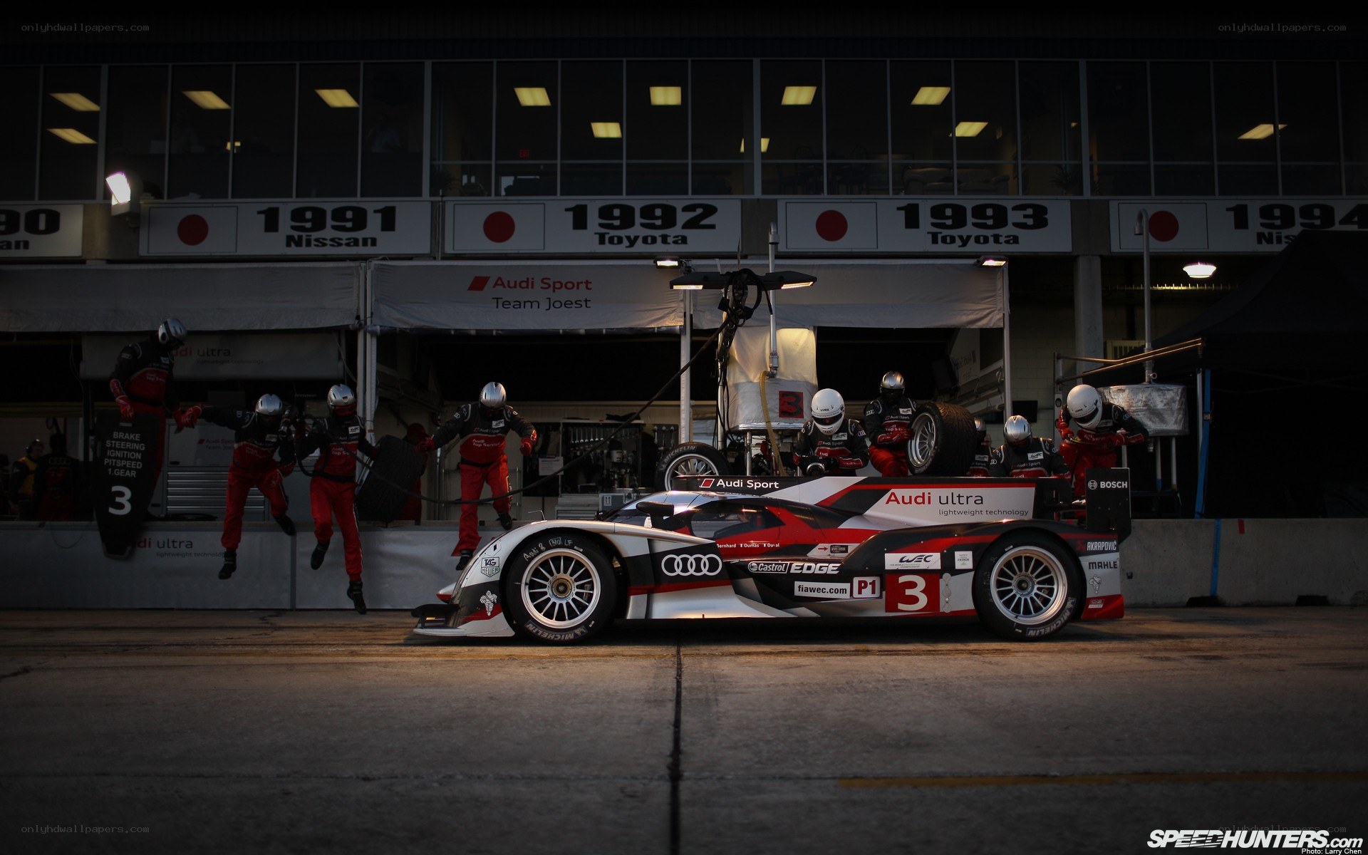 Audi race car in pit stop