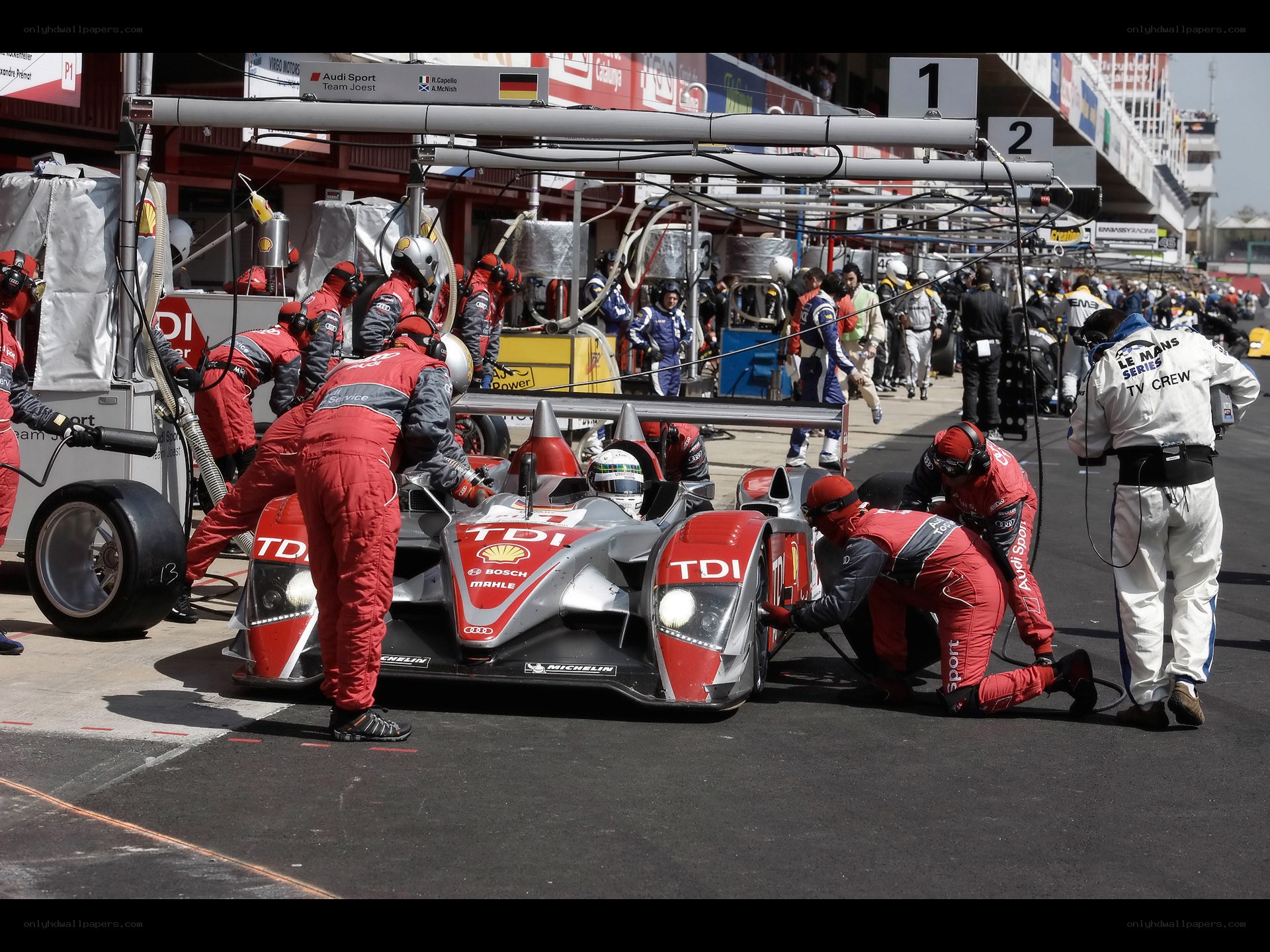 Audi race car pit stop