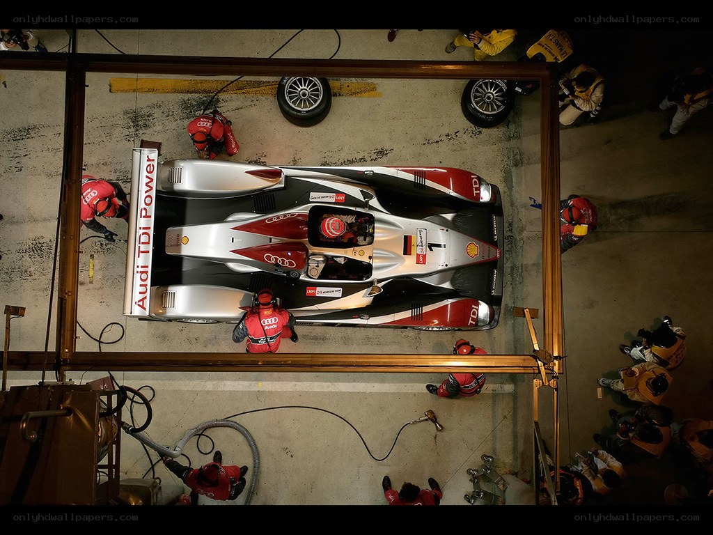 Audi race car pit stop