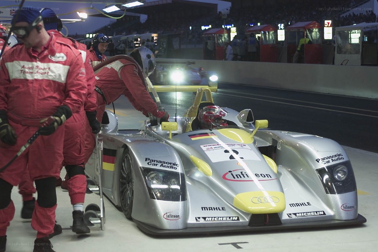 Audi race car pit stop