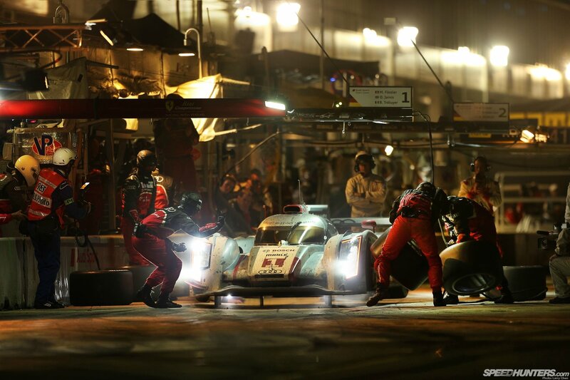 Audi race car pit stop