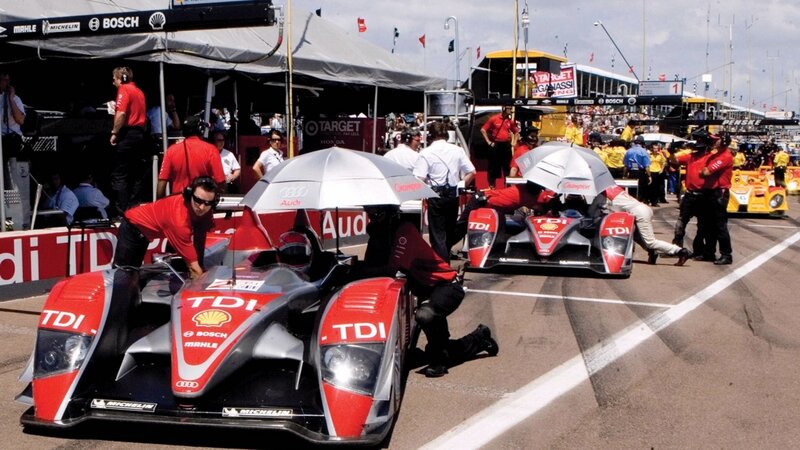 Audi racing cars in pit stop