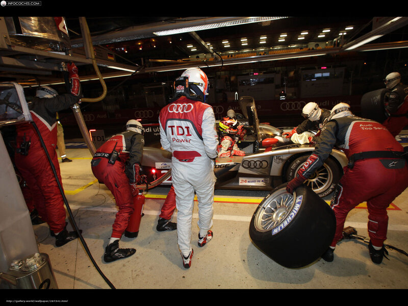 Audi racing team pit stop