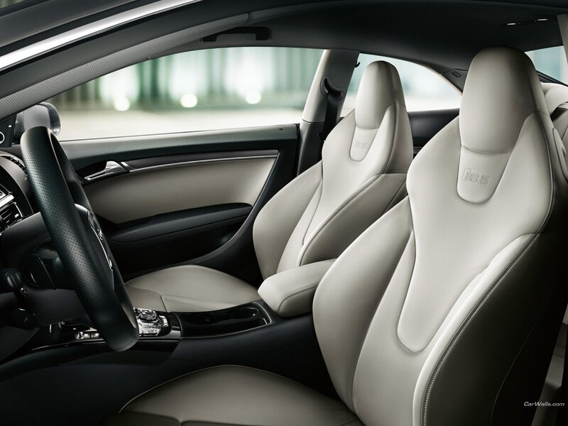 Audi RS 5 interior