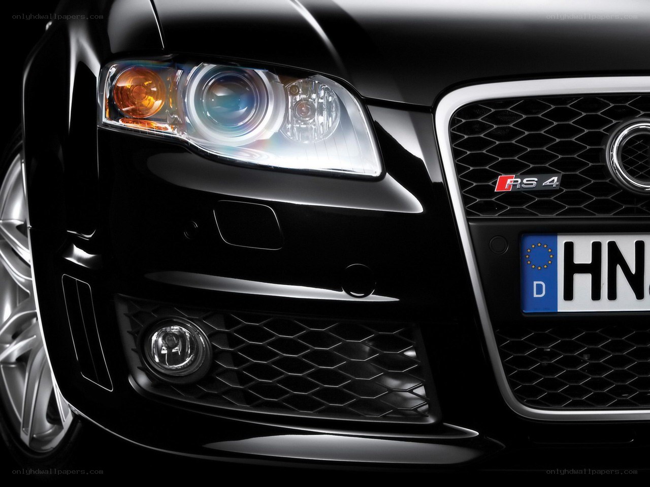 Audi RS4 front view