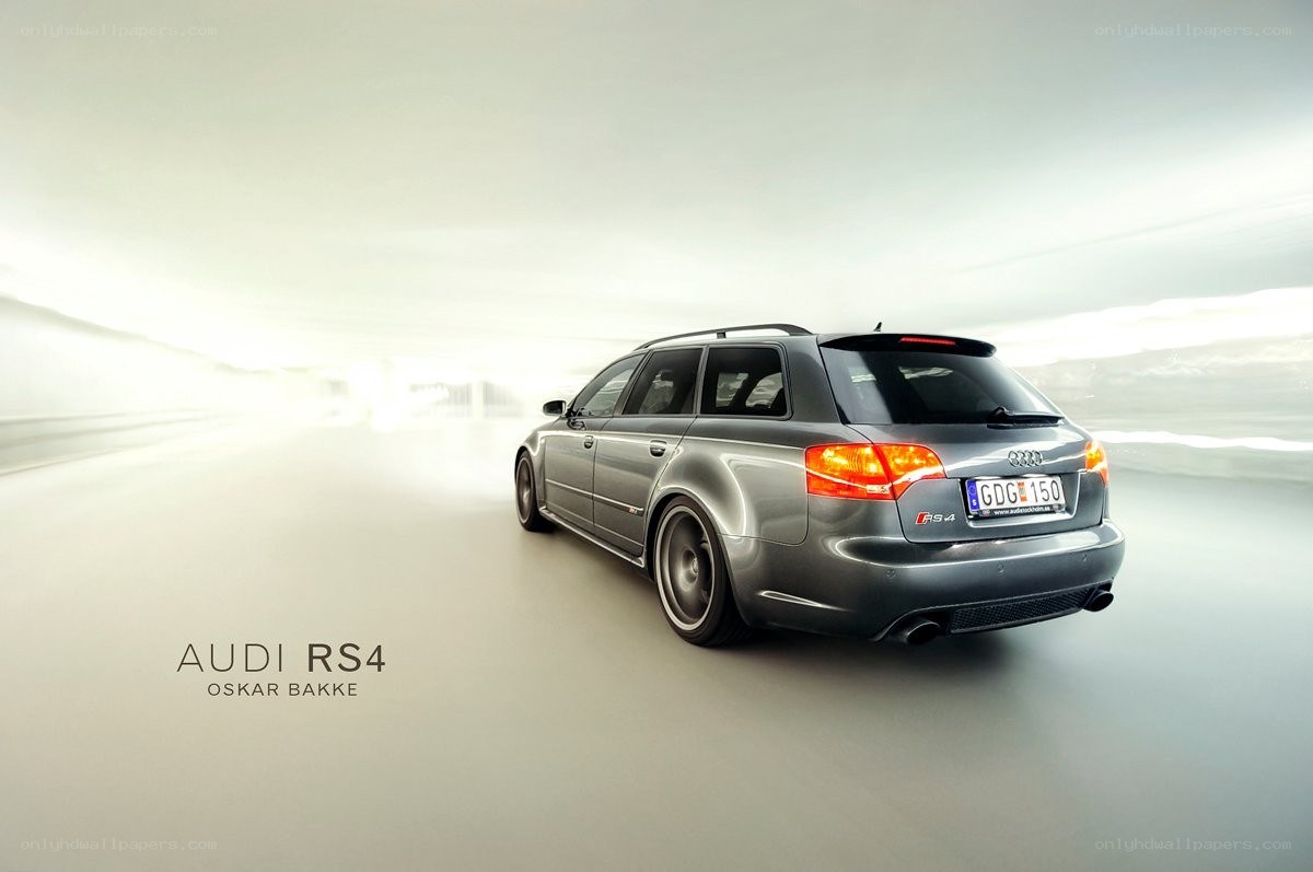 Audi RS4 in motion