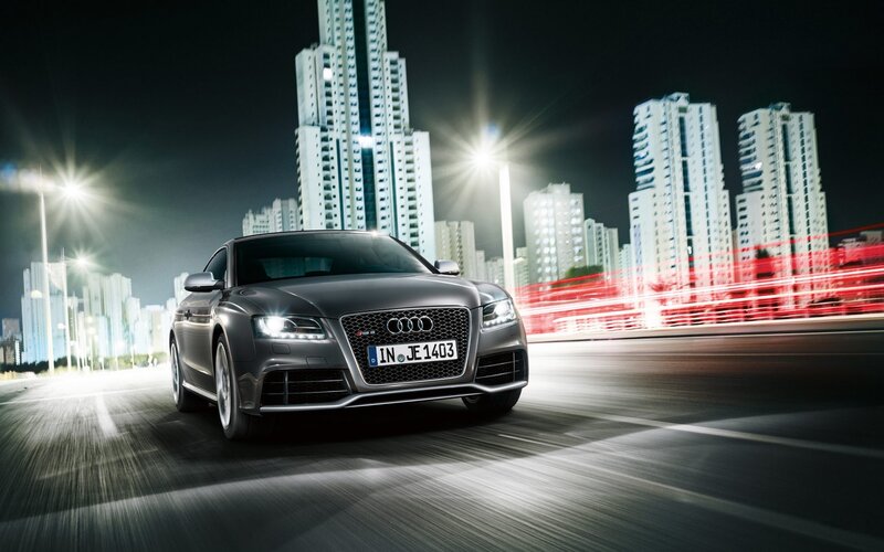Audi RS5 in city at night