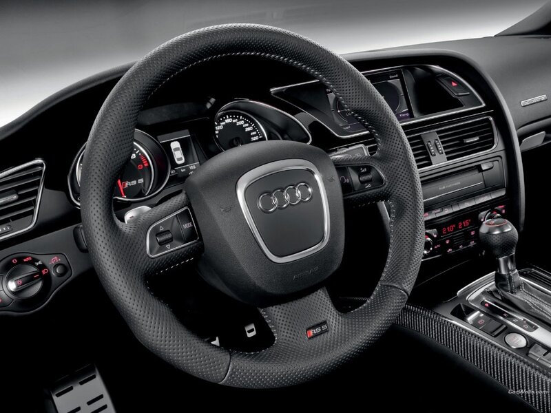 Audi RS5 steering wheel interior