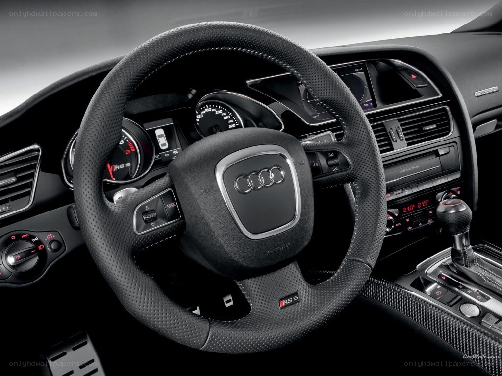 Audi RS5 steering wheel interior