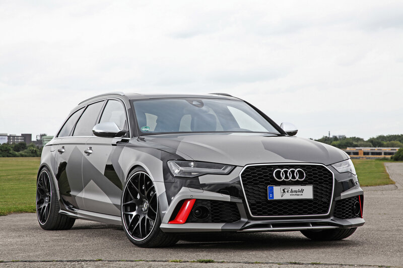 Audi RS6 Avant with custom graphics