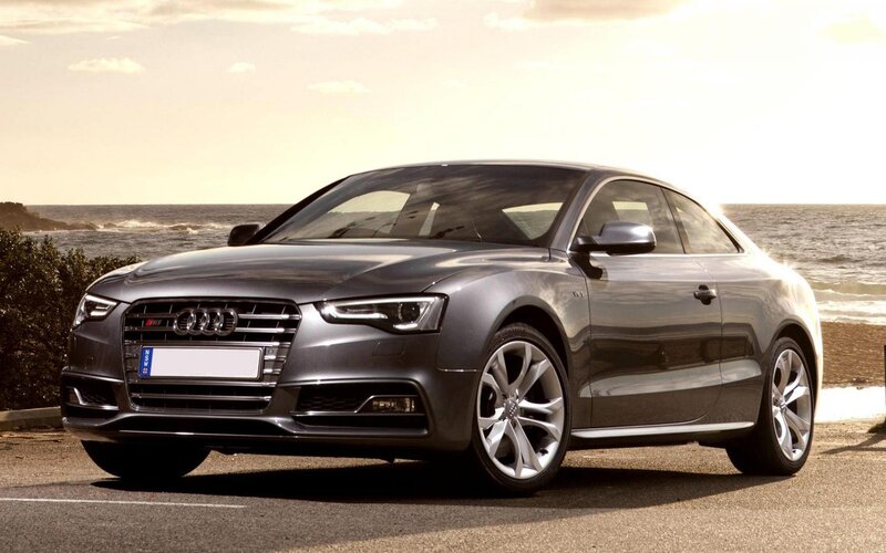 Audi S5 Coupe by the sea
