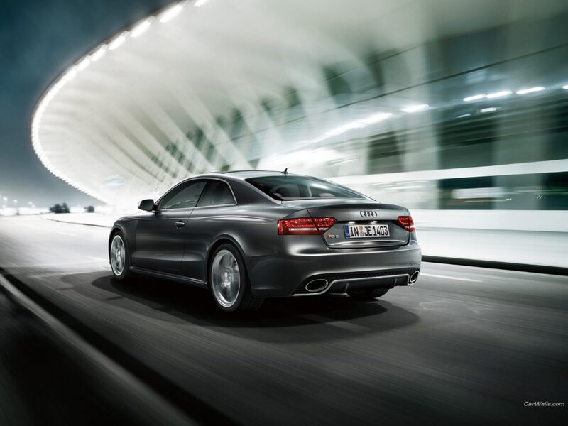 Audi S5 in motion at night