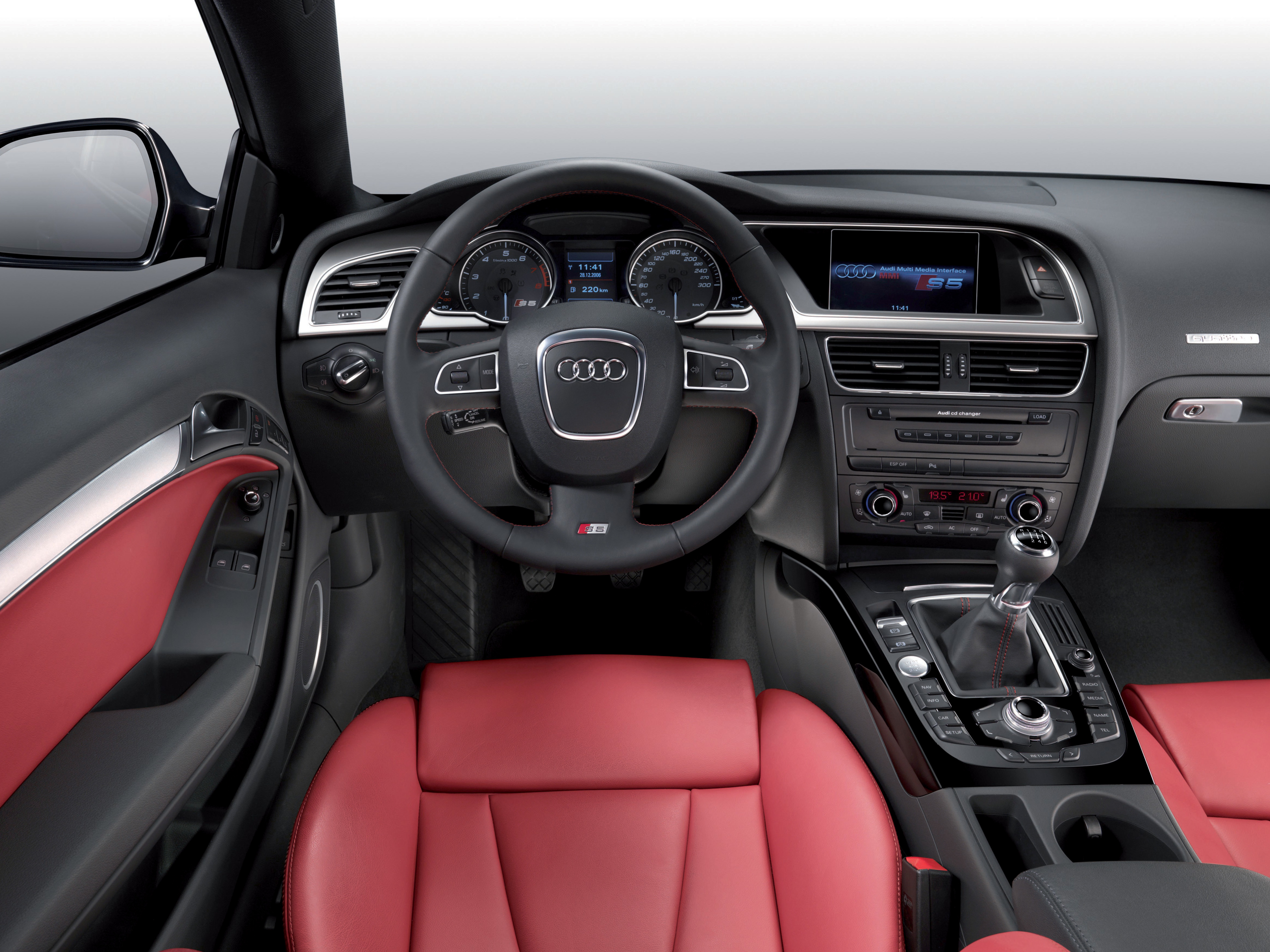 Audi S5 interior cockpit