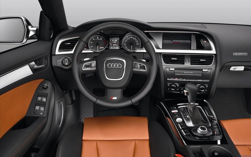 Audi S5 interior dashboard