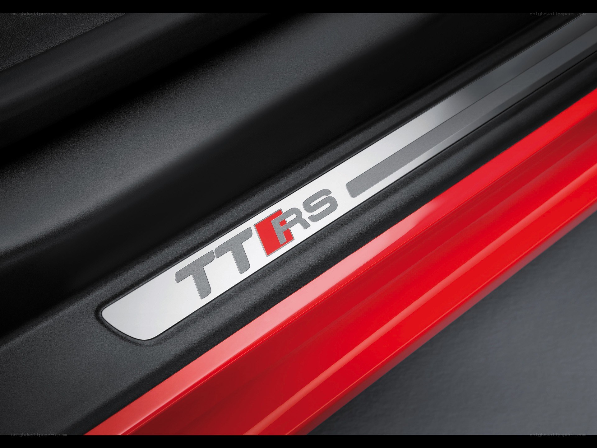 Audi TT RS door sill