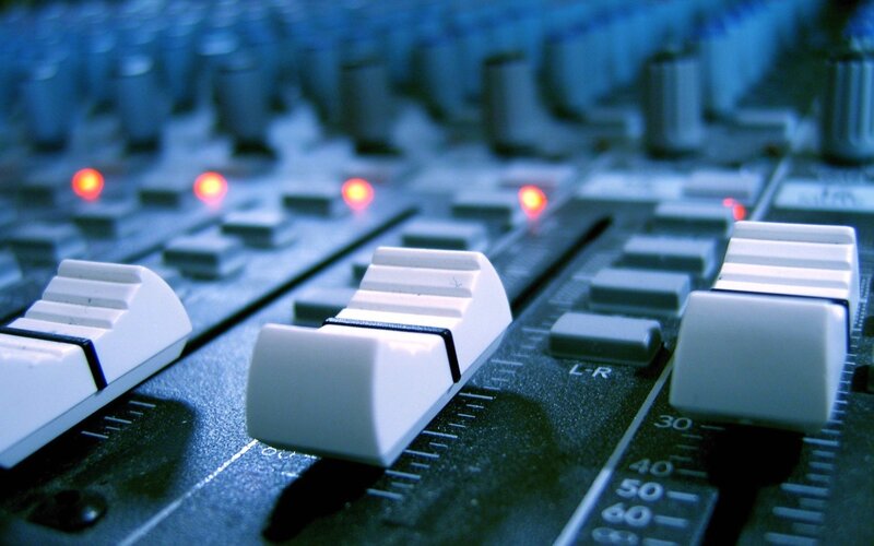 audio mixer with faders